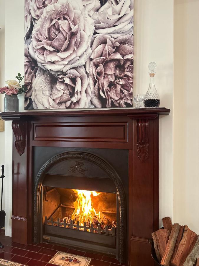 Wine And Roses Bed And Breakfast Adelaide Exterior photo