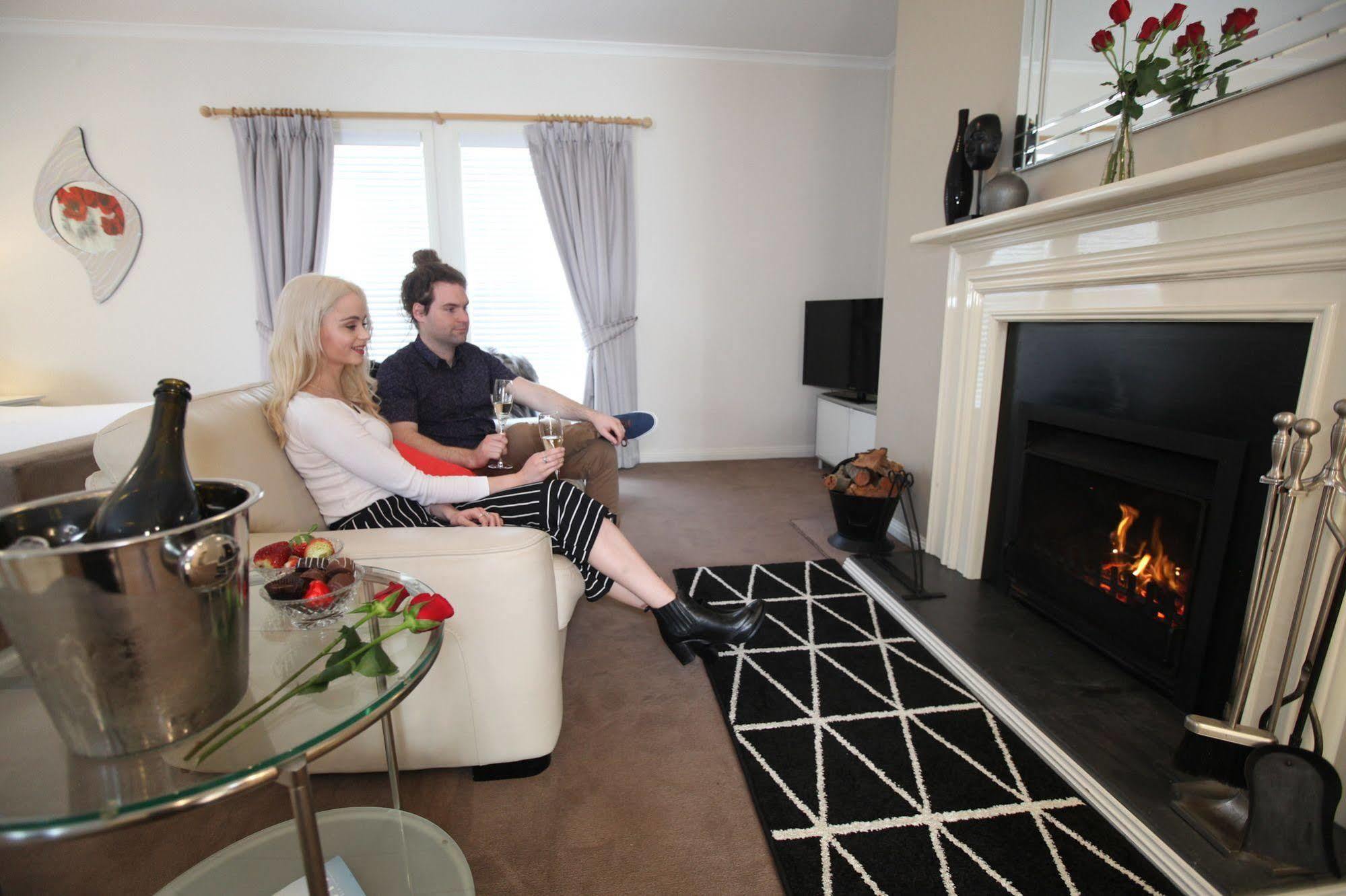 Wine And Roses Bed And Breakfast Adelaide Exterior photo
