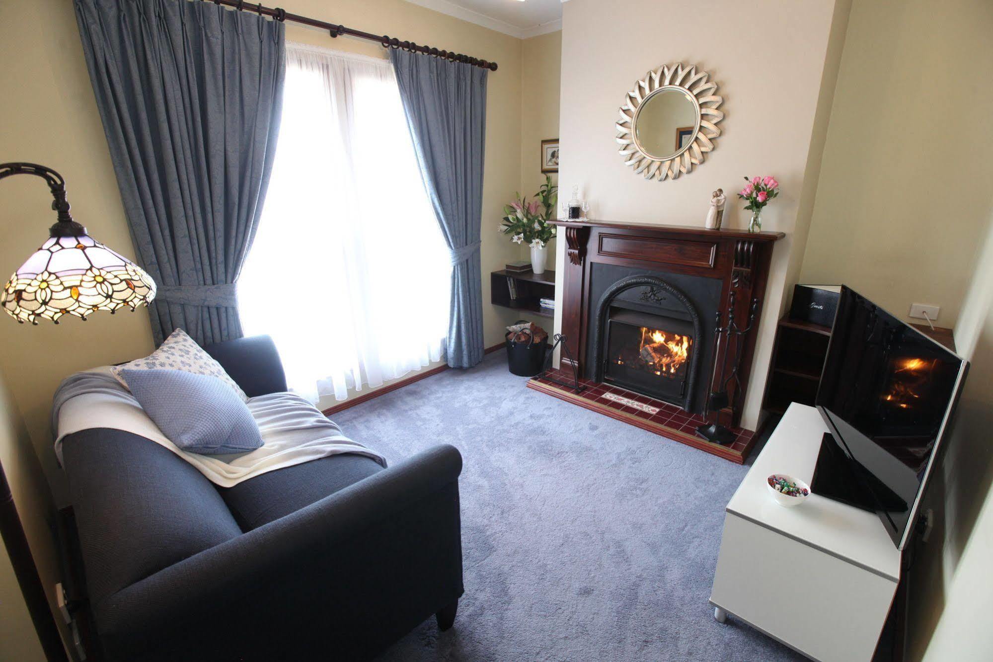 Wine And Roses Bed And Breakfast Adelaide Exterior photo