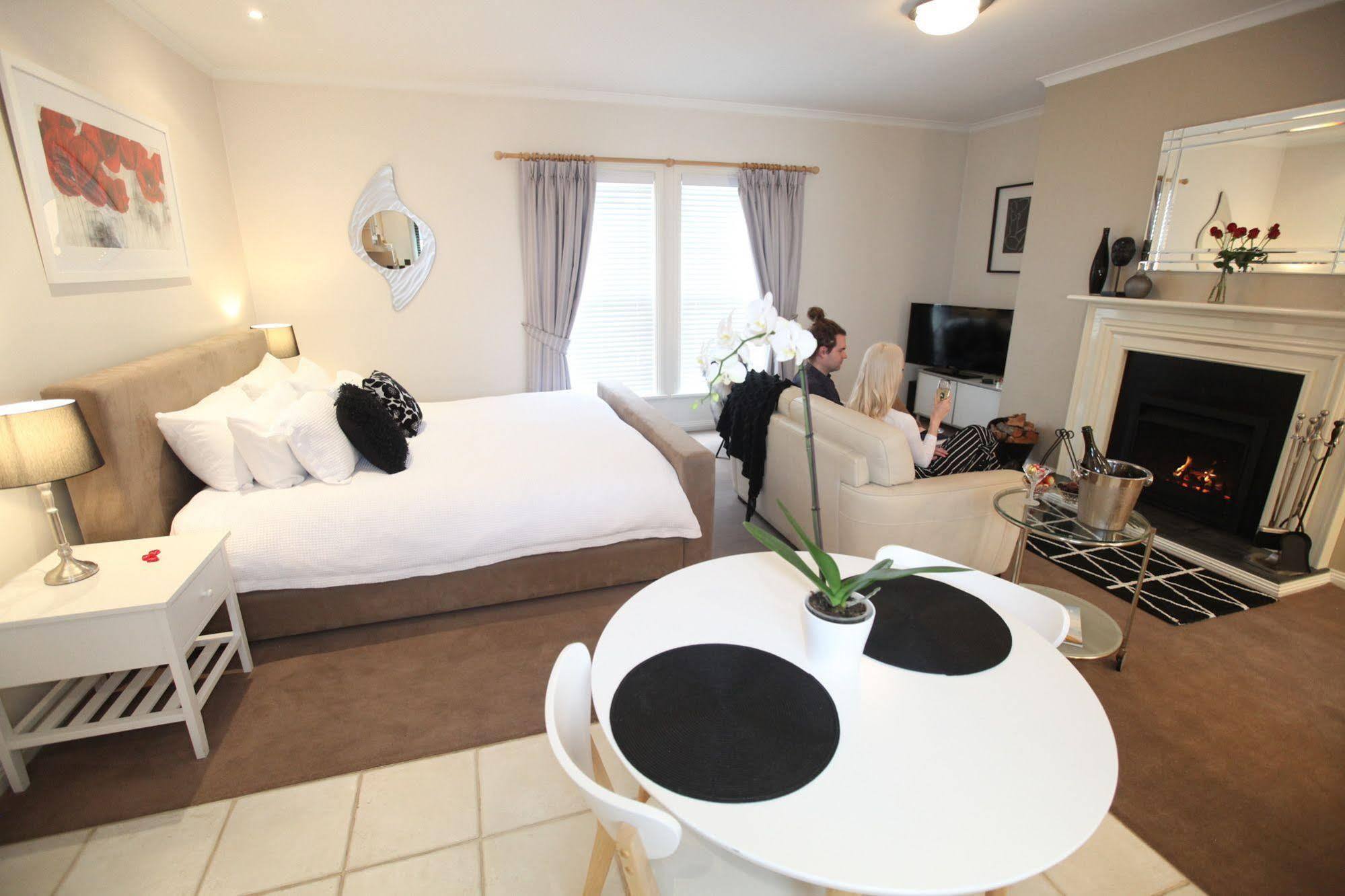 Wine And Roses Bed And Breakfast Adelaide Exterior photo