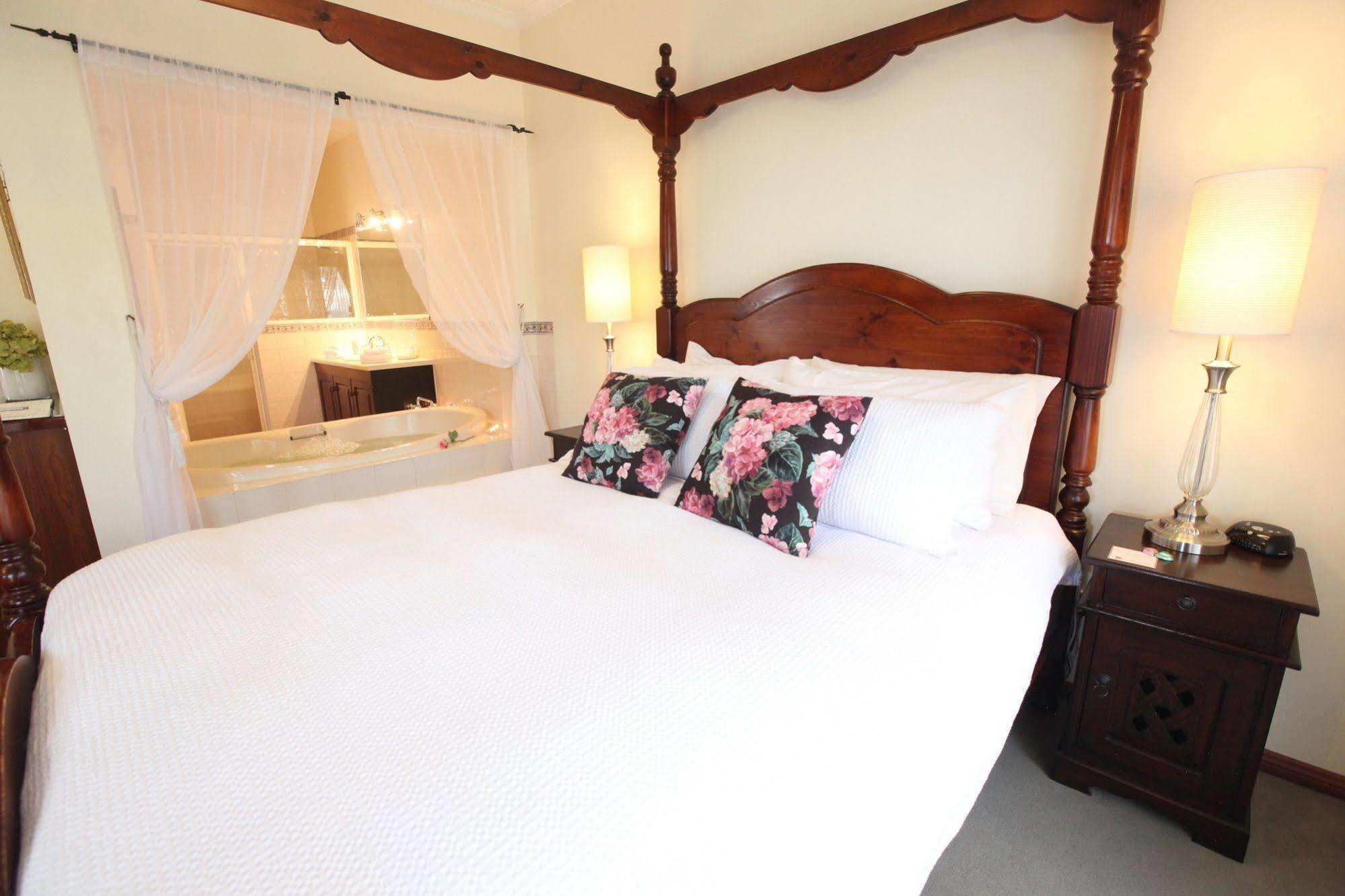 Wine And Roses Bed And Breakfast Adelaide Exterior photo